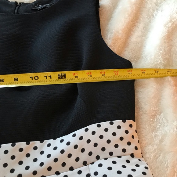 Tahari black and white party dress - Picture 6 of 8